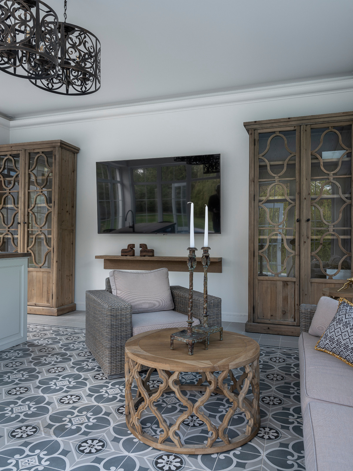 Павильон для отдыха с бассейном