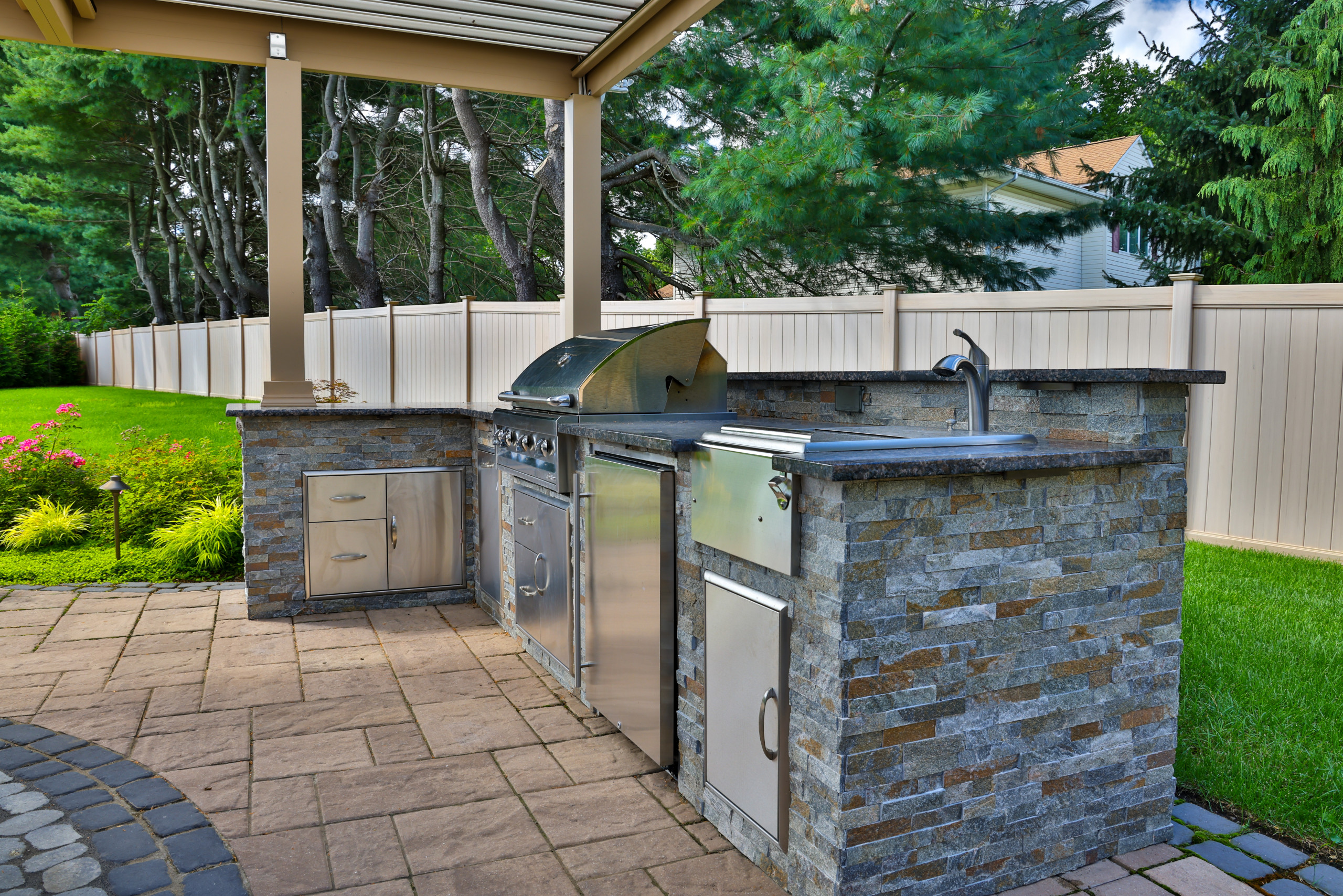 Outdoor Kitchen