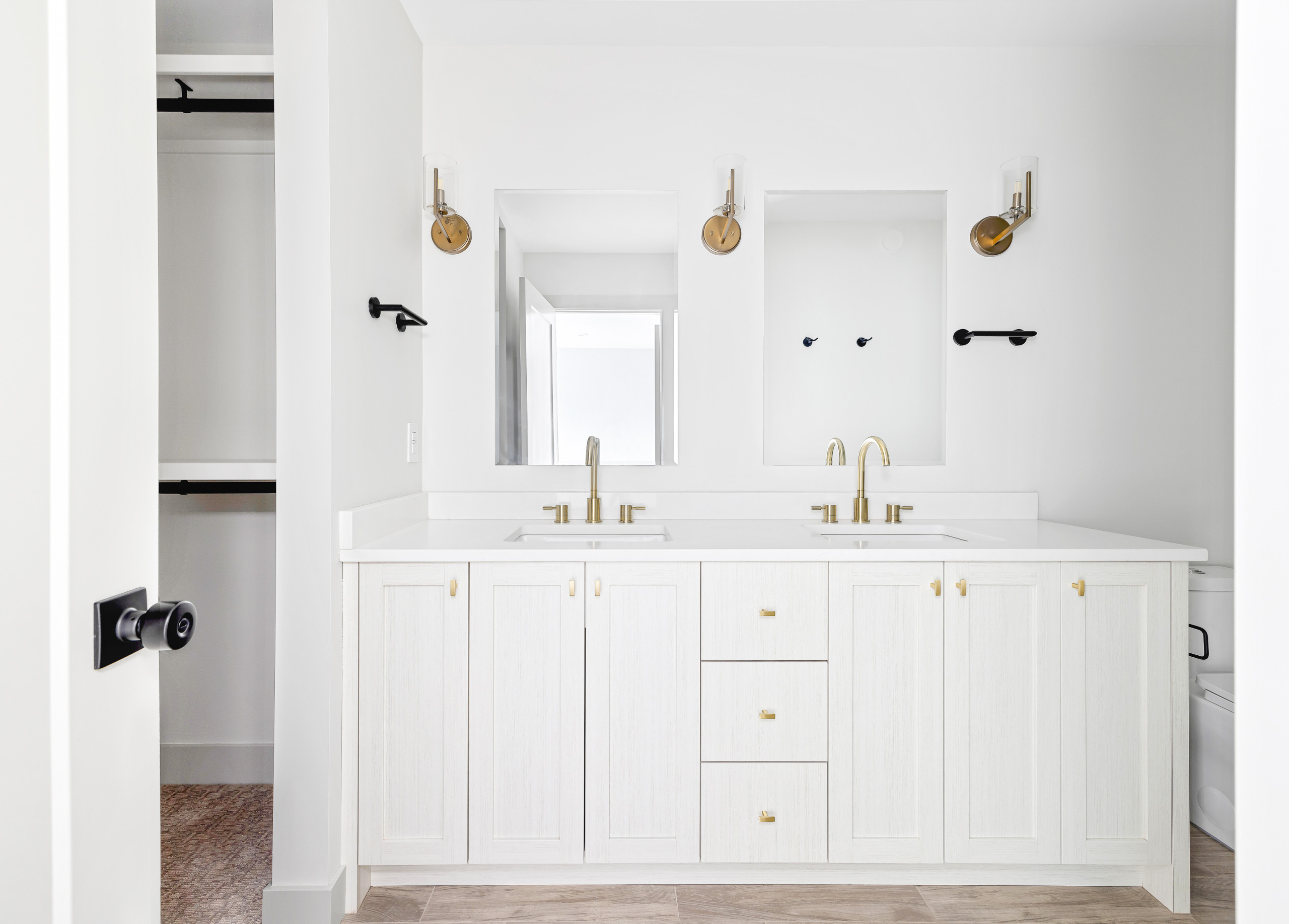 Textured Melimine, Kitchen & Vanitys Reno