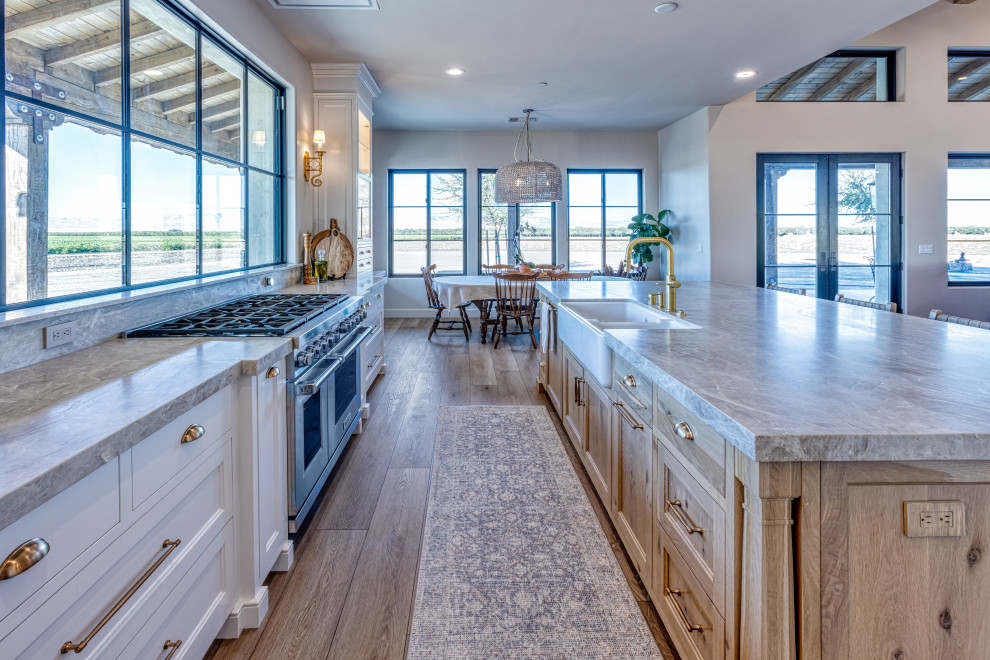 Kitchen Range, Island and Breakfast Area | Tuscan Farmhouse