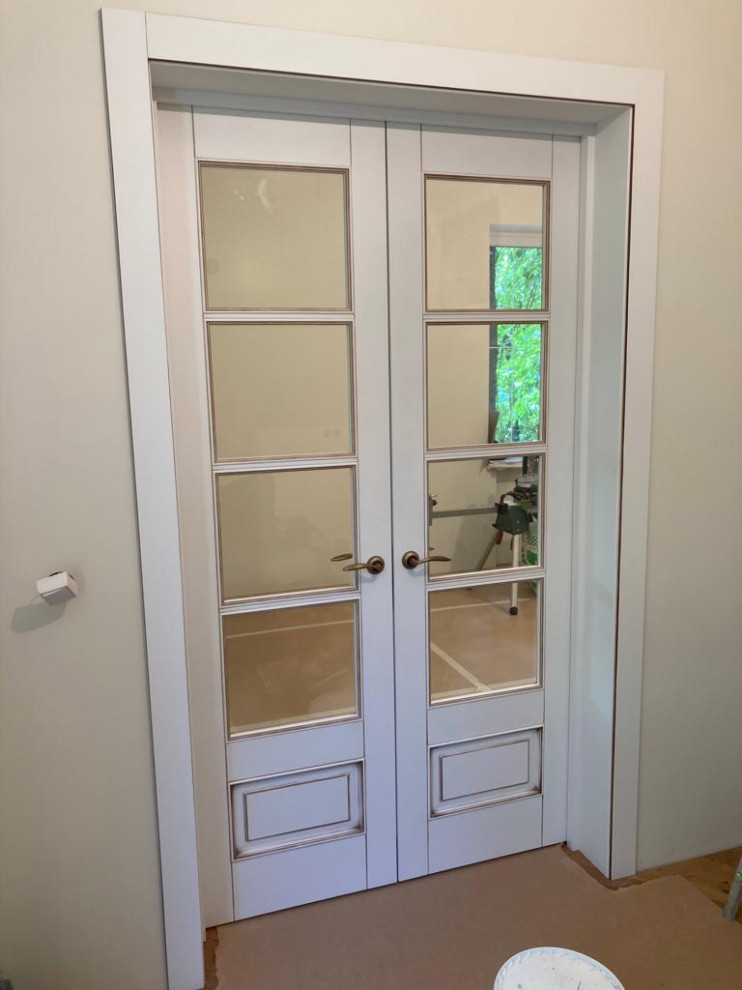 Двери из массива (фото работ с нескольких объектов)