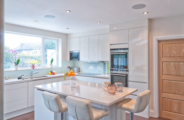 White Gloss Compact Kitchen modern-koek