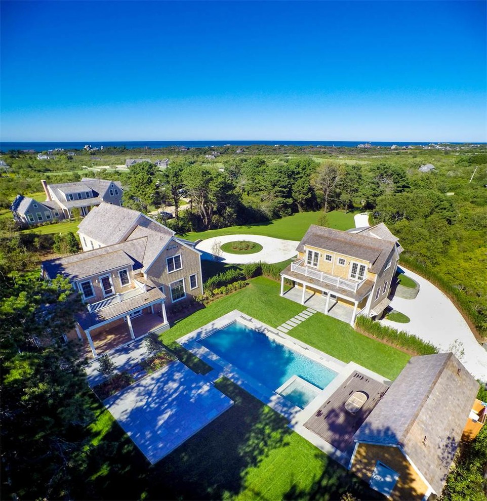 Inspiration for a transitional home design remodel in Boston
