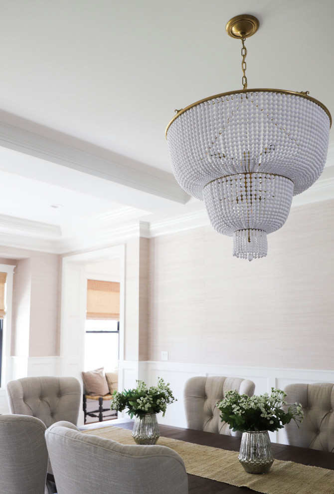Example of a transitional home design design in Phoenix