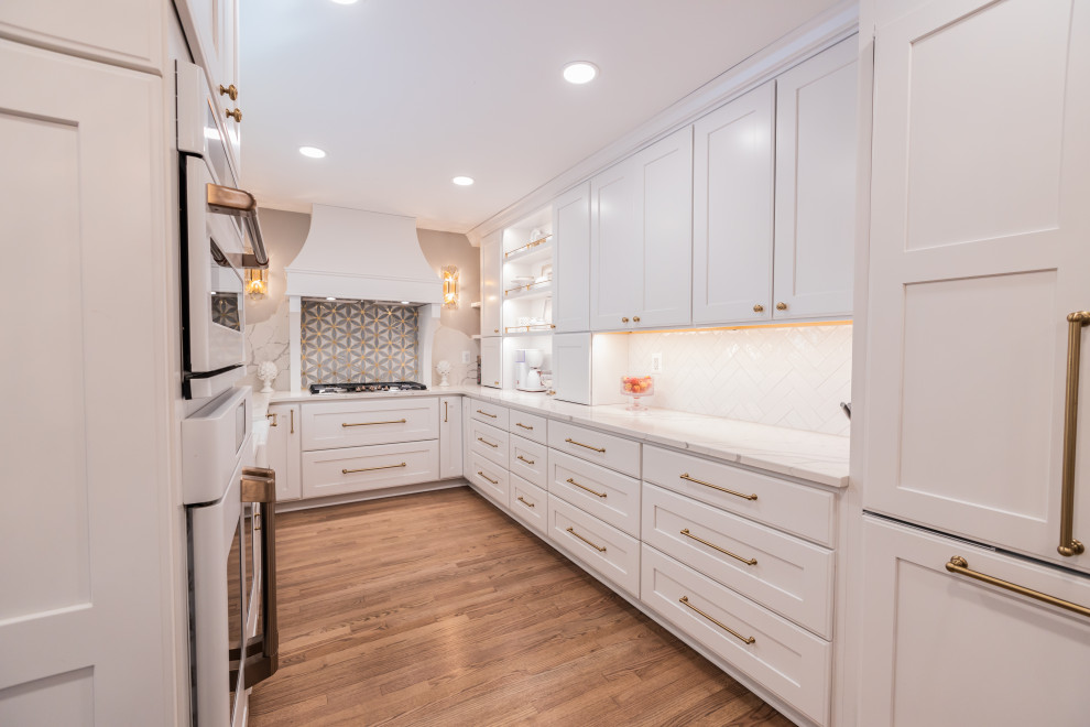 Inspiration for a huge transitional home design remodel in Baltimore