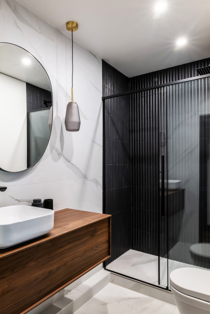 Black is back - Le Marais contemporary-bathroom