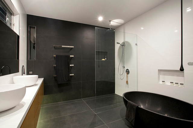 Mooloolaba House #2 contemporary-bathroom