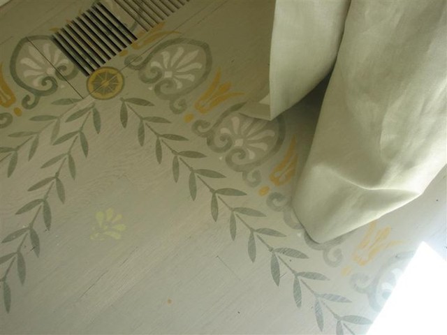 French Inspired Painted Floor klassisk-dagligstue