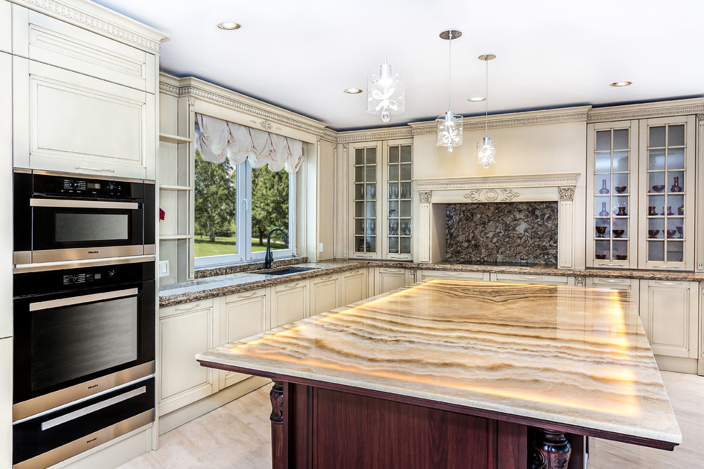 Chartwell - Traditional - Kitchen - Vancouver - by Green Oak Design | Houzz