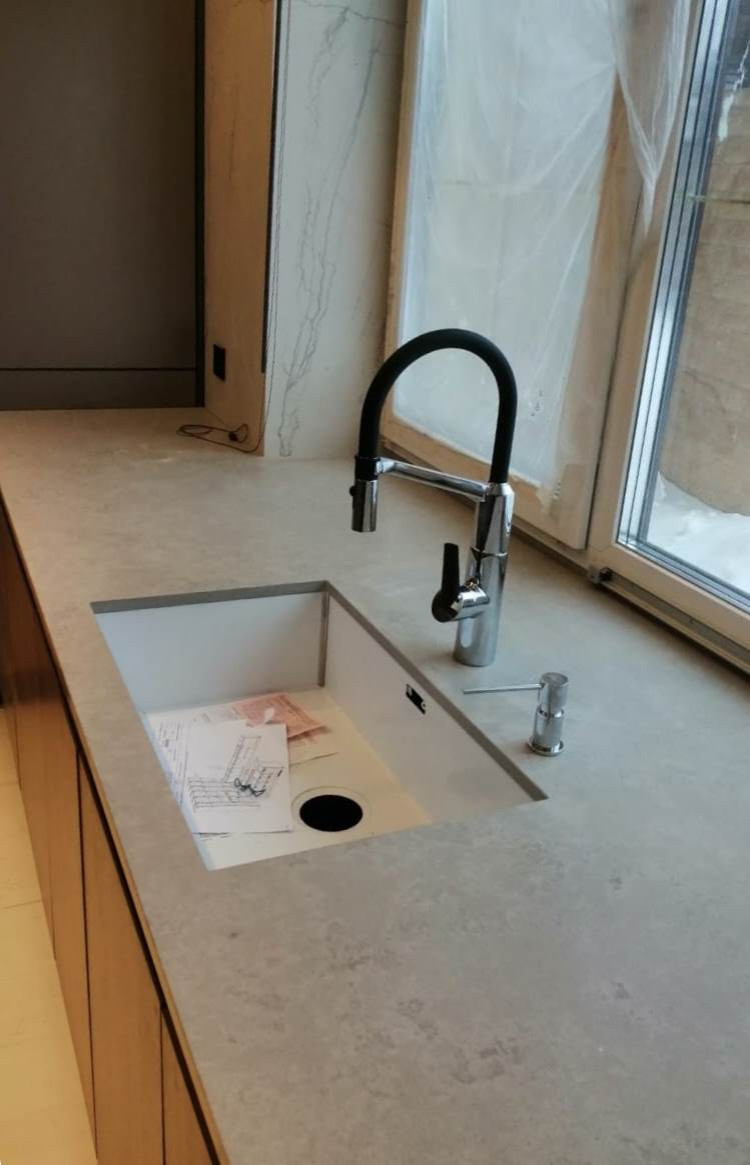 Столешница, остров и барная стойка из кварцевого агломерата