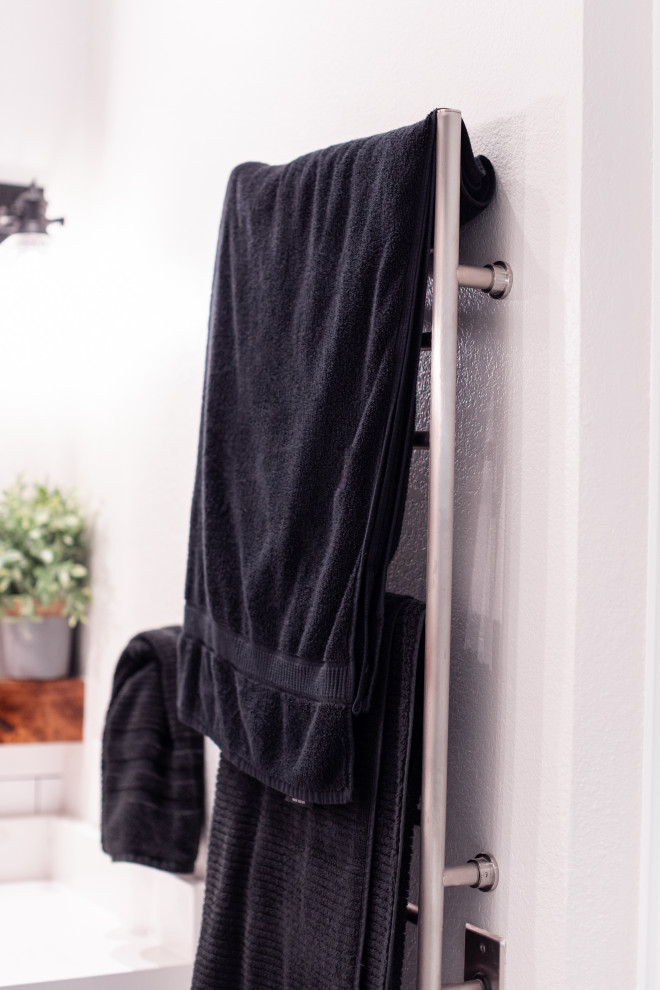 English Chestnut | Master Bathroom