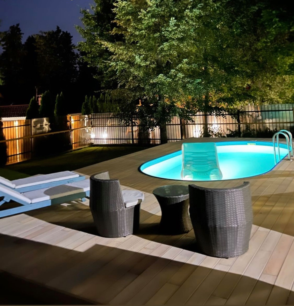 Открытый бассейн частный дом