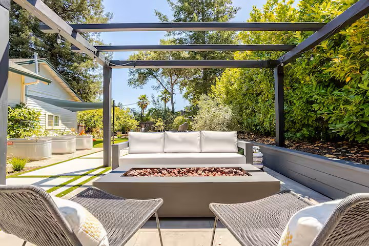 Sebastopol Backyard Retreat