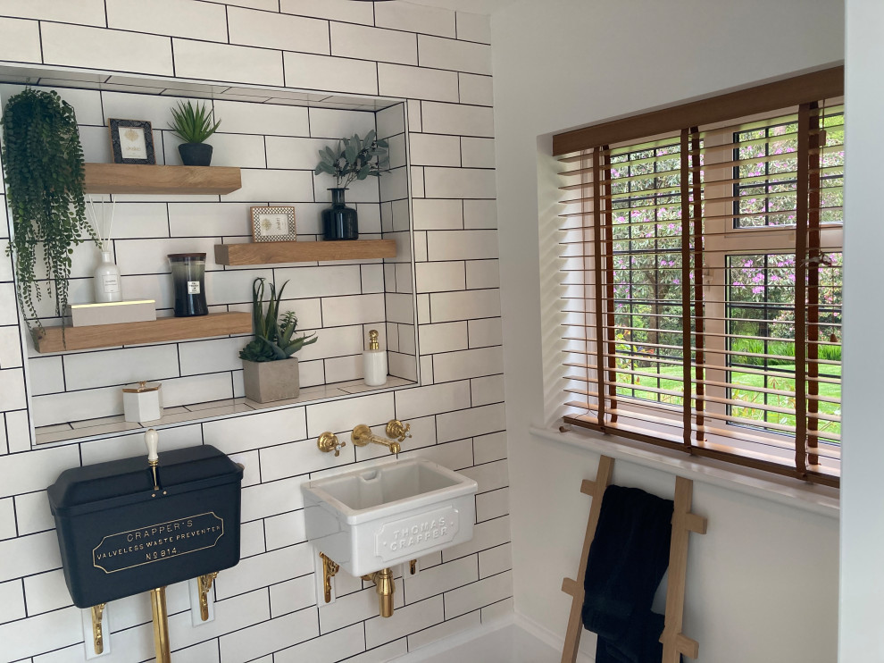 Black & White Thomas Crapper Bathroom - Brasted Chart