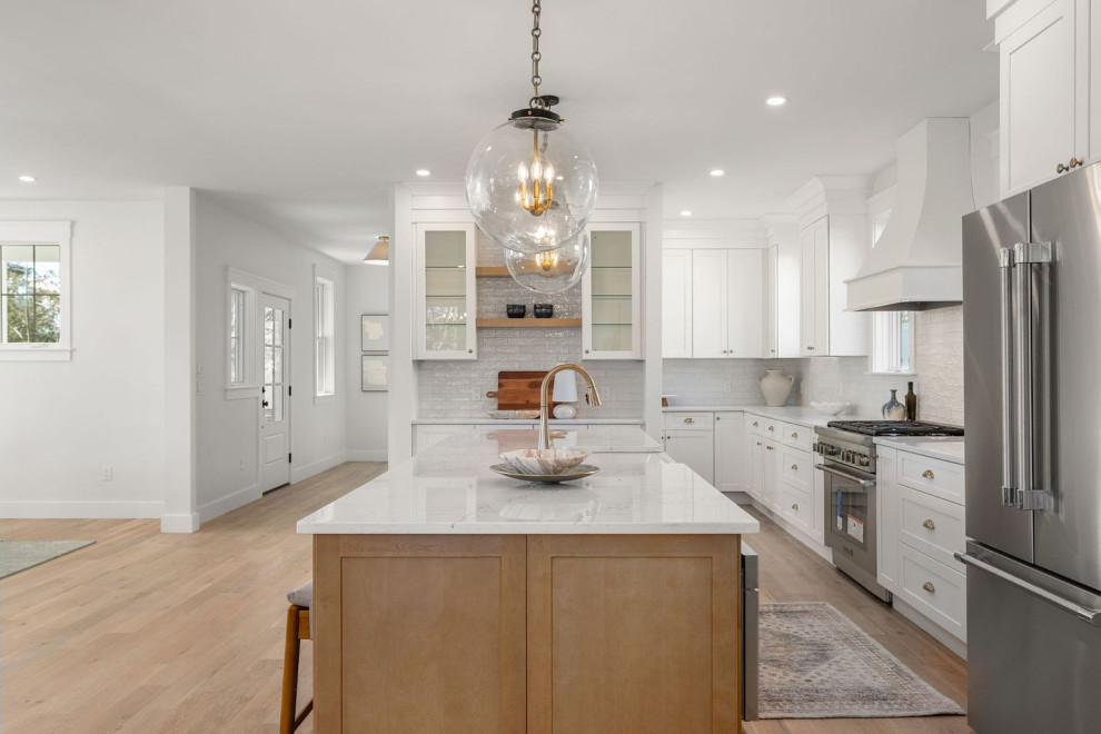 Kitchen - kitchen idea in Boston