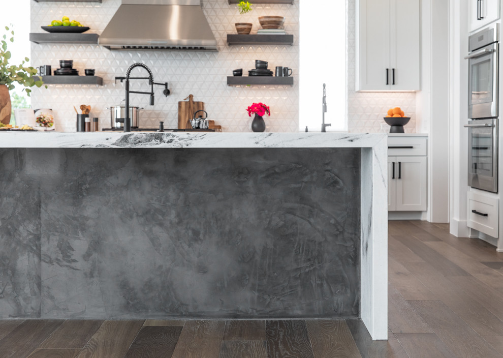 Inspiration for a transitional kitchen remodel in Austin