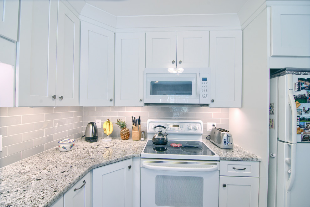 Transitional kitchen photo in New York