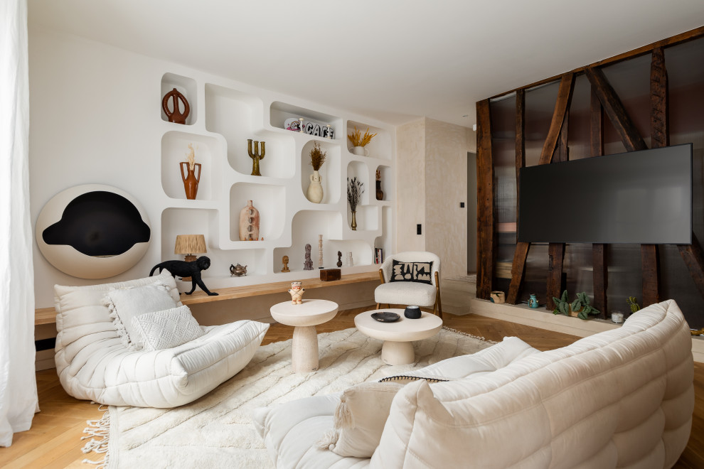 Design ideas for a mediterranean living room in Paris.