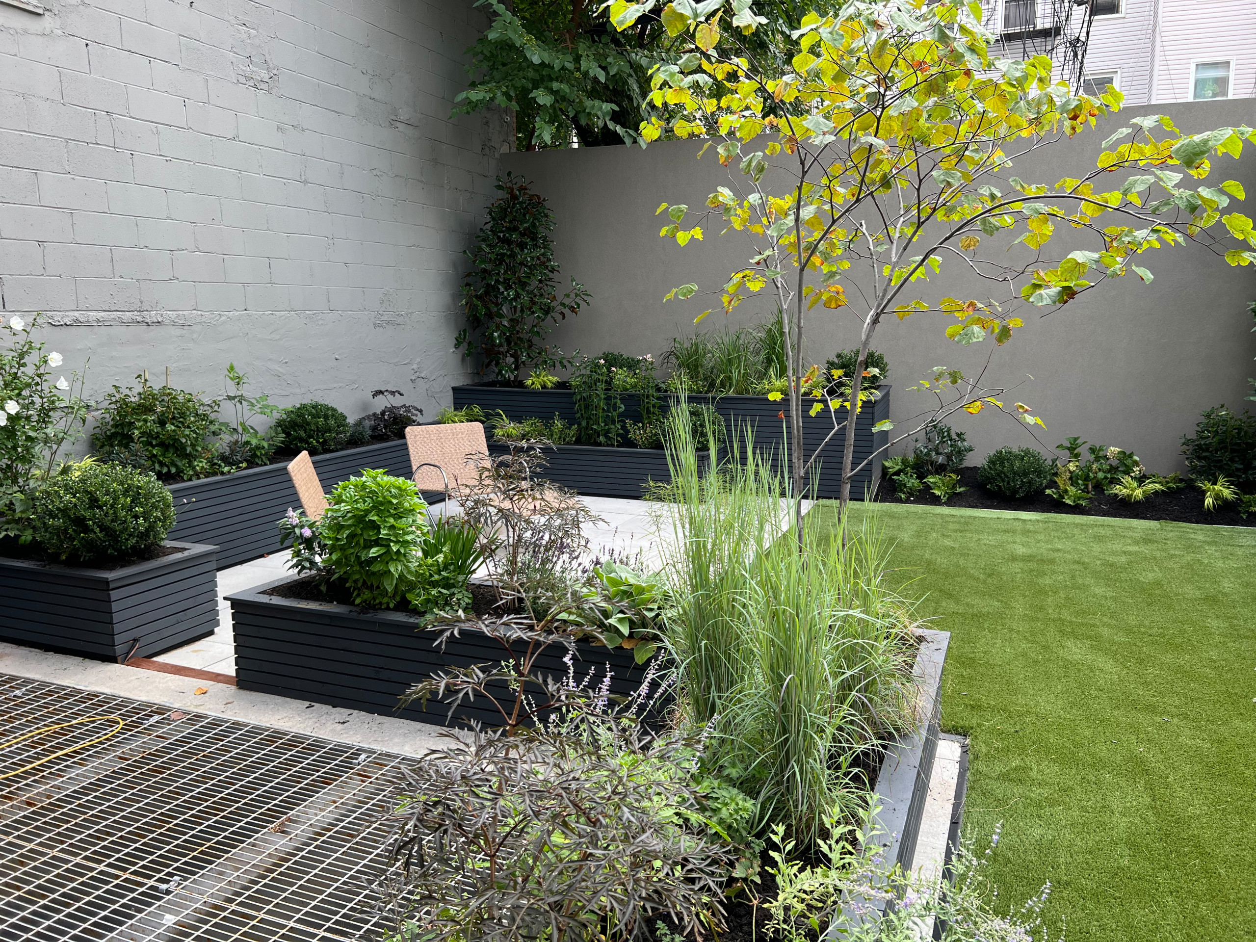 Williamsburg Terrace Garden