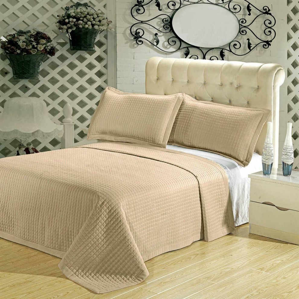 Wrinkle-Free Checkered Quilted Coverlet Set, Linen, Full/Queen