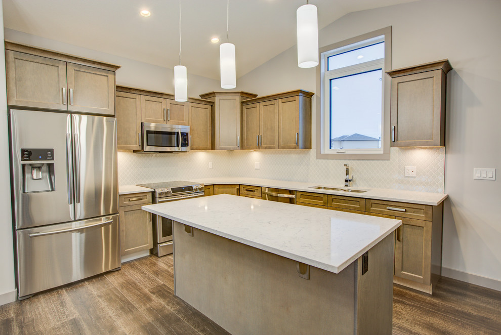 Kitchen - transitional kitchen idea