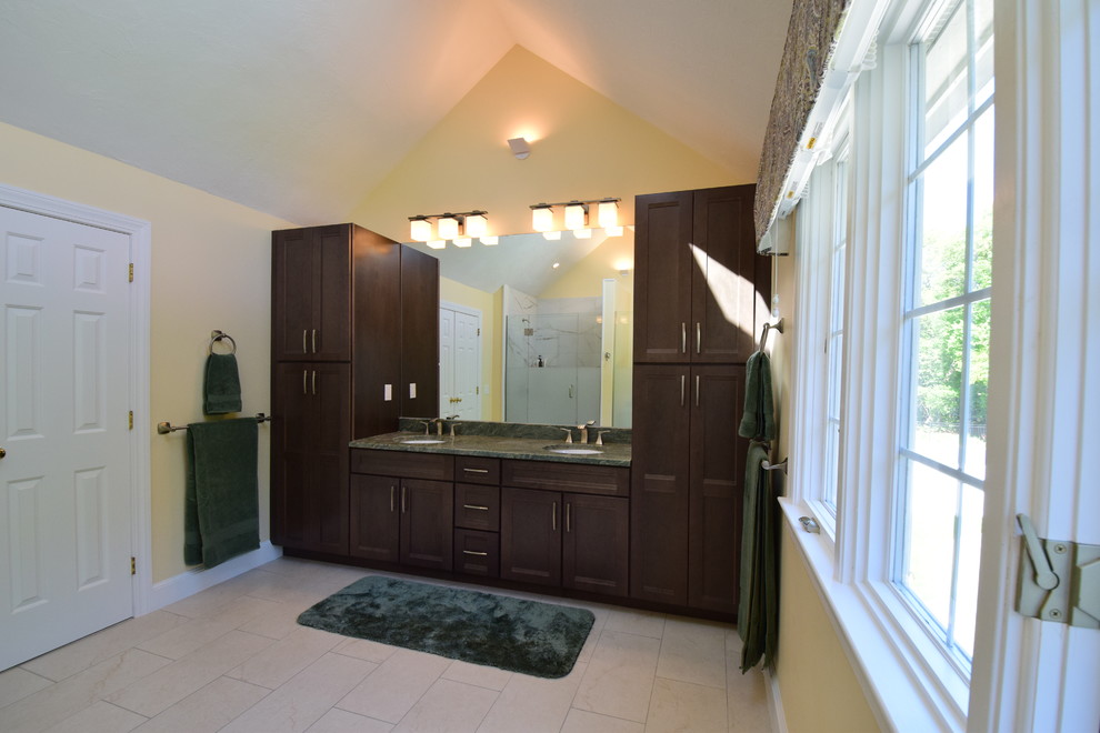 Example of a transitional home design design in Boston