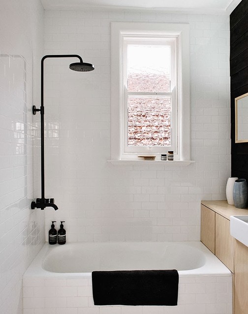 Swedish Summer Cabin in Sydney scandinavian-bathroom