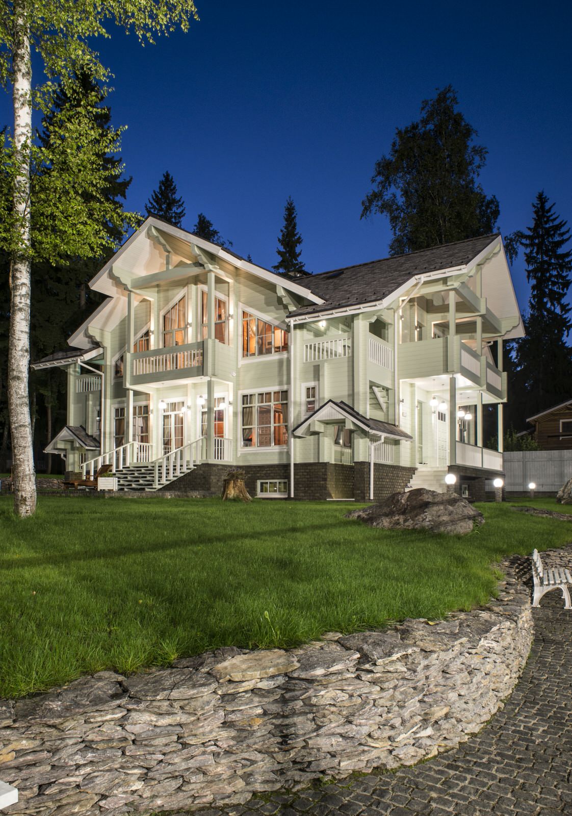 Под одной крышей