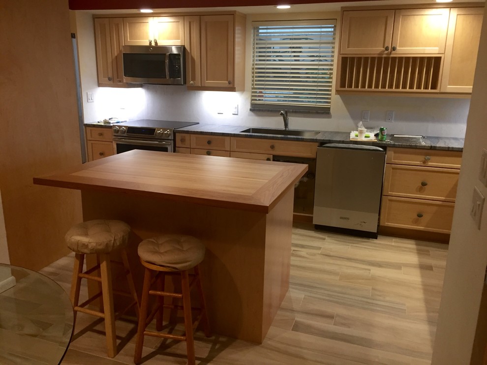 Kitchen - small eclectic kitchen idea