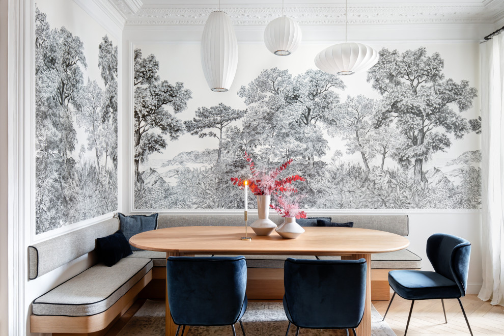 This is an example of a modern dining room in Paris.