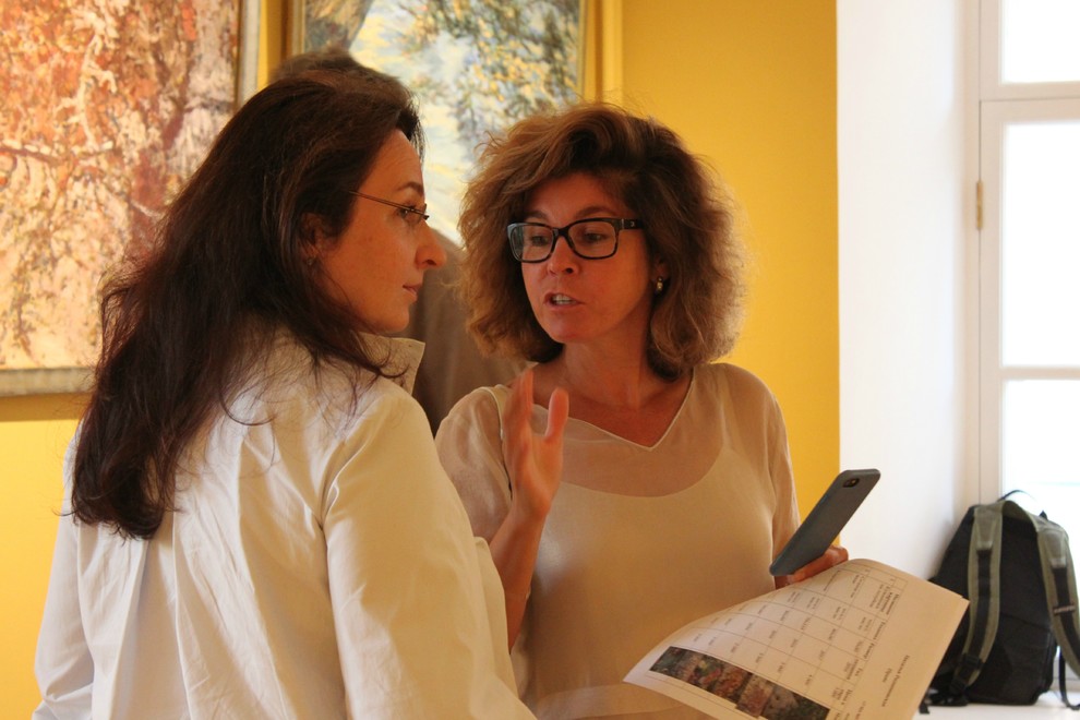 Выставка живописи "Подари мне сад ..."