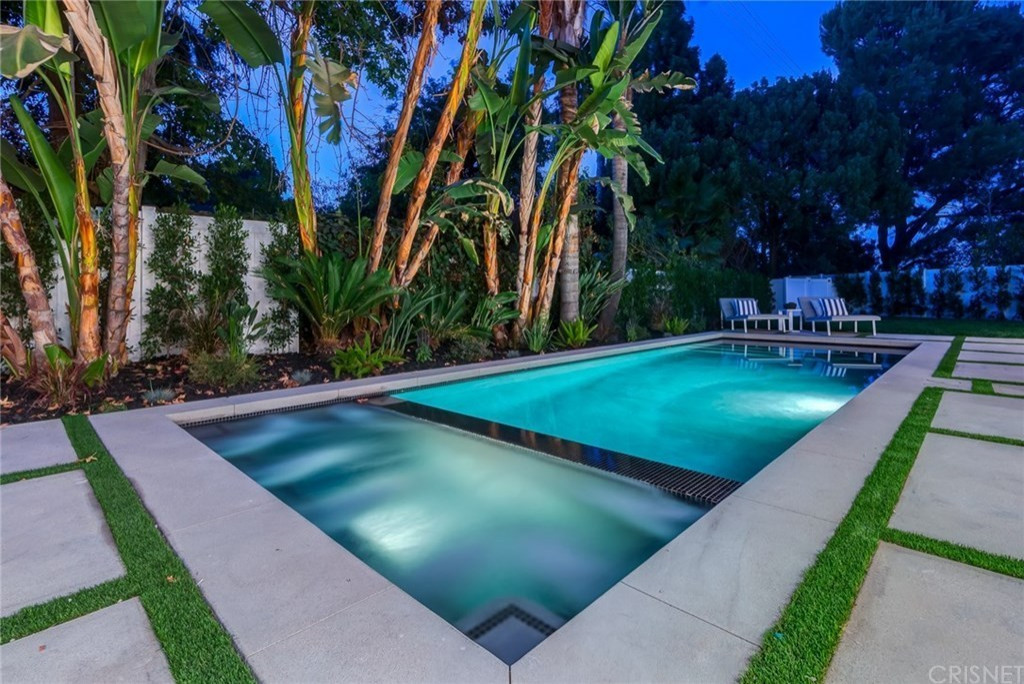 Custom Home - Edgerton Avenue Encino CA