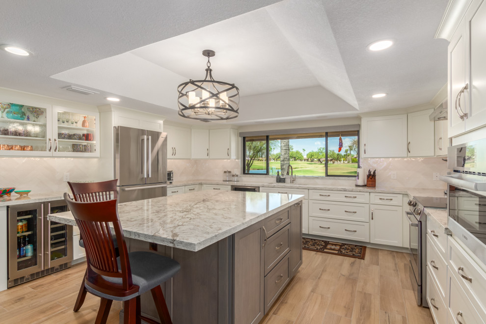 Example of a transitional kitchen design in Phoenix