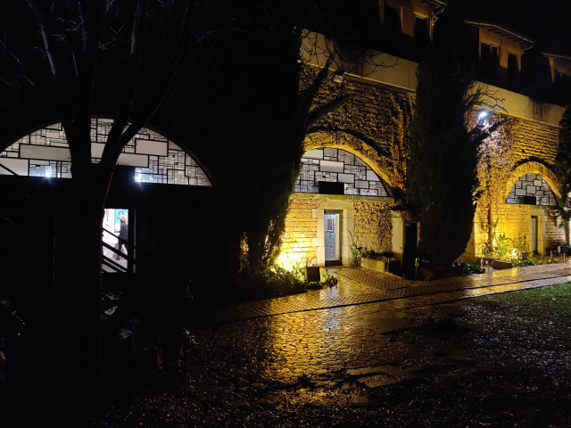 Cloison sur Mesure "Place" by on-me.fr modern-fasad