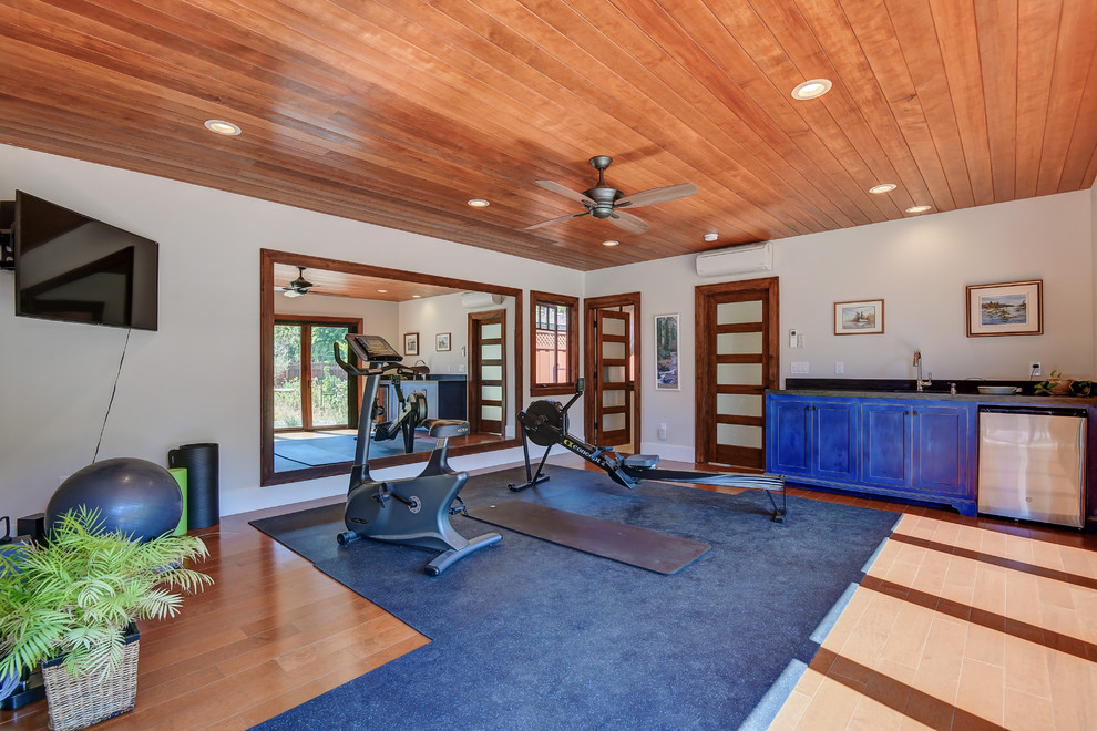 Inspiration for an arts and crafts home gym in San Francisco.