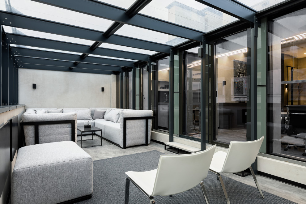 Квартира с видом на крыши Петербурга