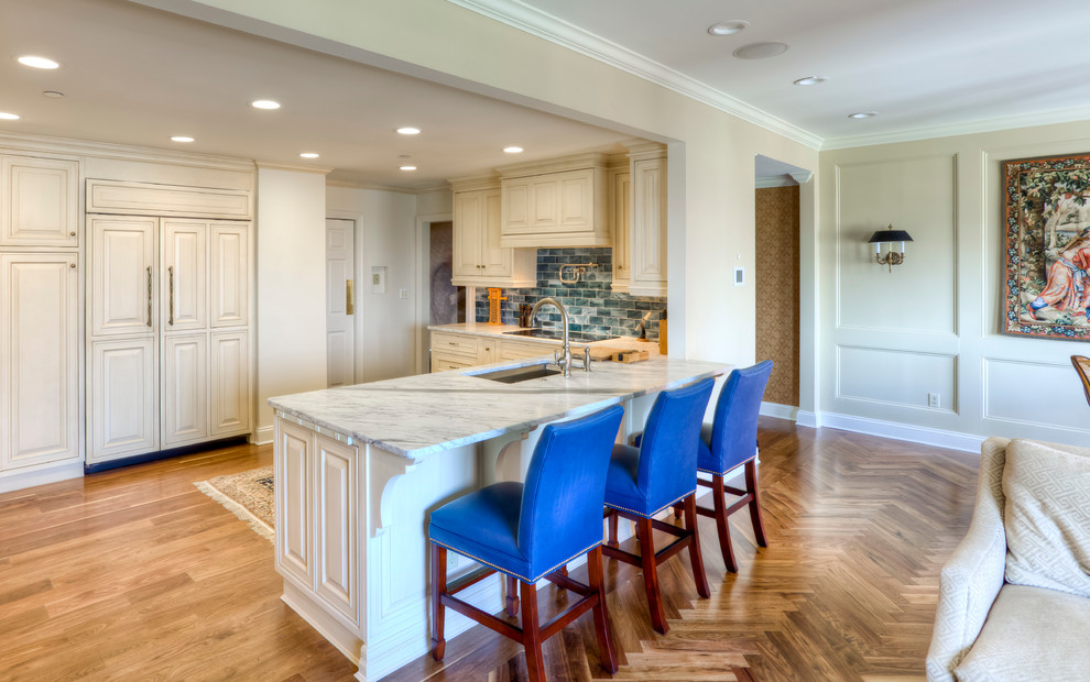 White Peninsula Kitchen Traditional Kitchen Toronto by Cabico