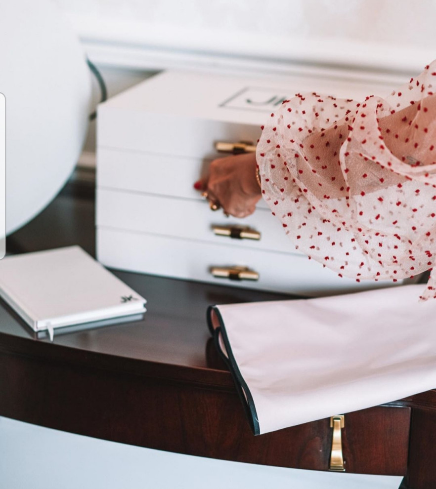 Шкатулки и комоды