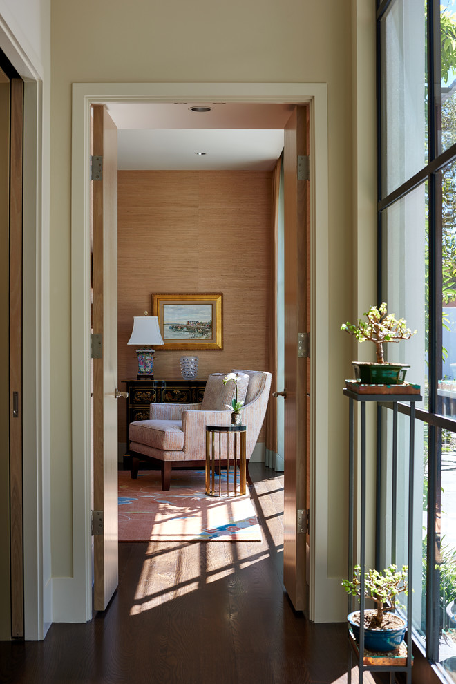 This is an example of a contemporary hallway in Houston.