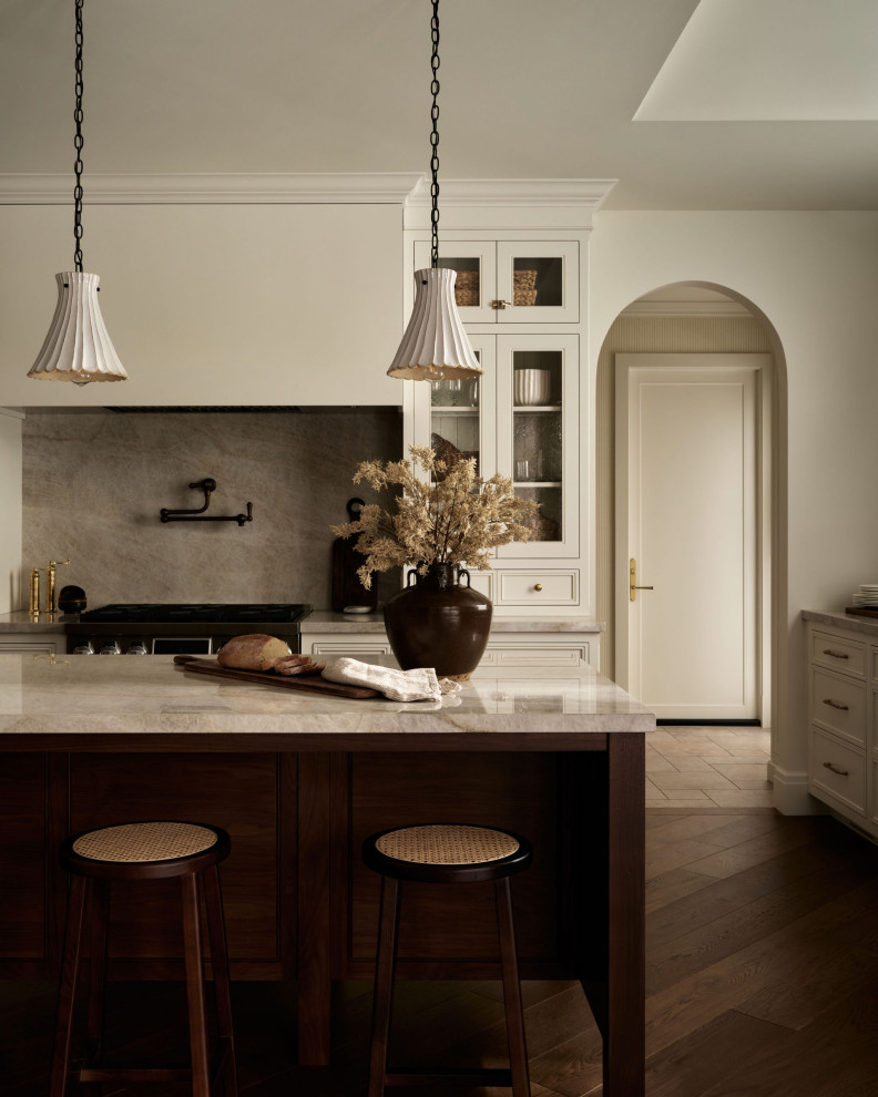 Transitional kitchen photo in Toronto