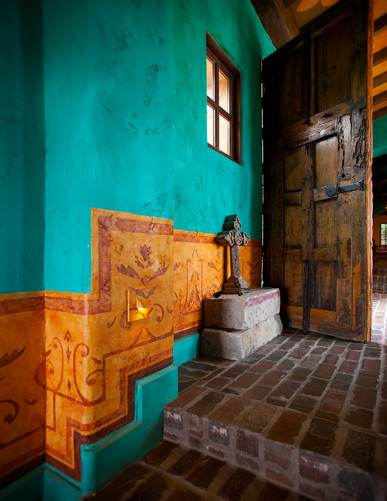 This is an example of a traditional hallway in Phoenix.