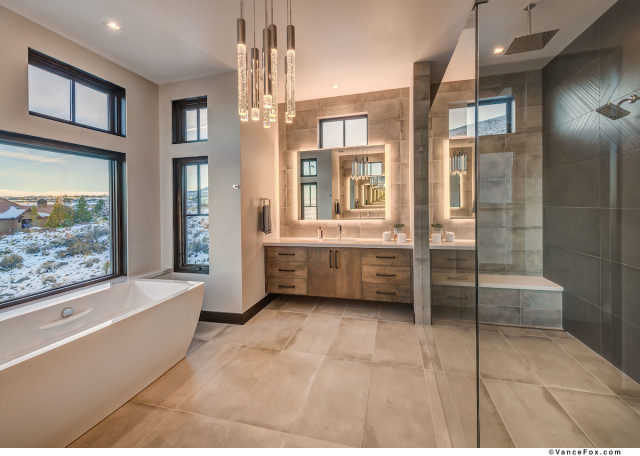 ArrowCreek Custom 7 modern-badezimmer