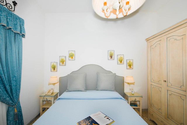 Hotel Pellegrino - Camera da Letto traditional-bedroom
