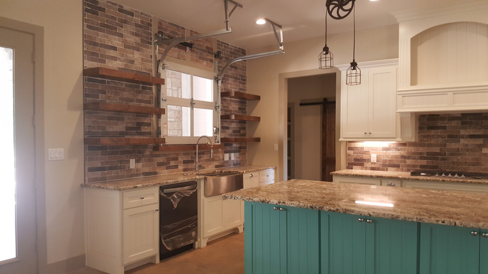 Inspiration for a transitional kitchen remodel in Austin