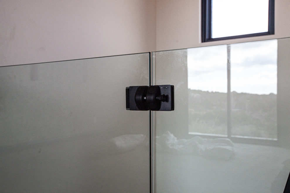GLASS RAILING