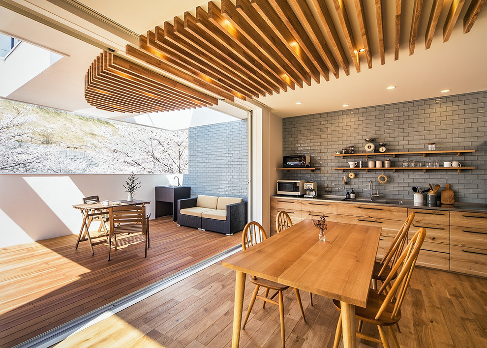 Design ideas for a contemporary patio in Kobe.