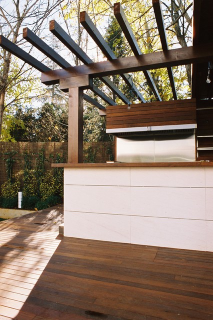 P&Eacute;RGOLAS Y CENADORES contemporary-veranda