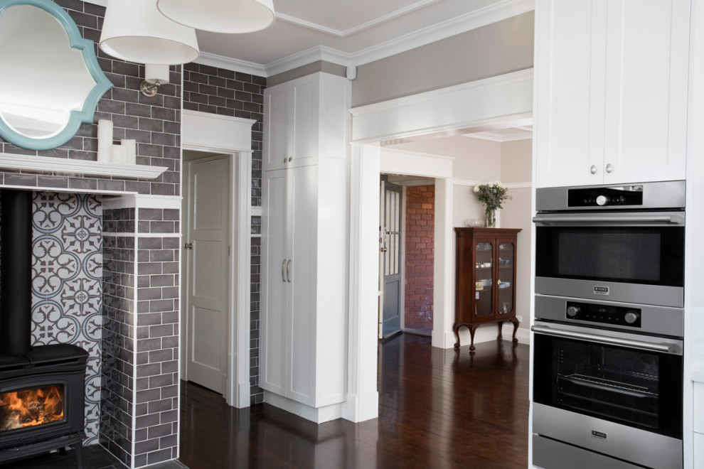 Inspiration for a traditional kitchen in Canberra - Queanbeyan.