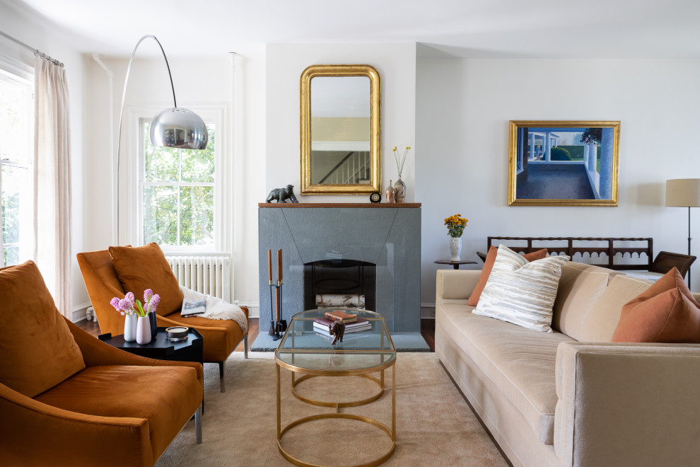 Example of a transitional living room design in New York