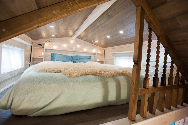 The Nest Tiny Home rustikal